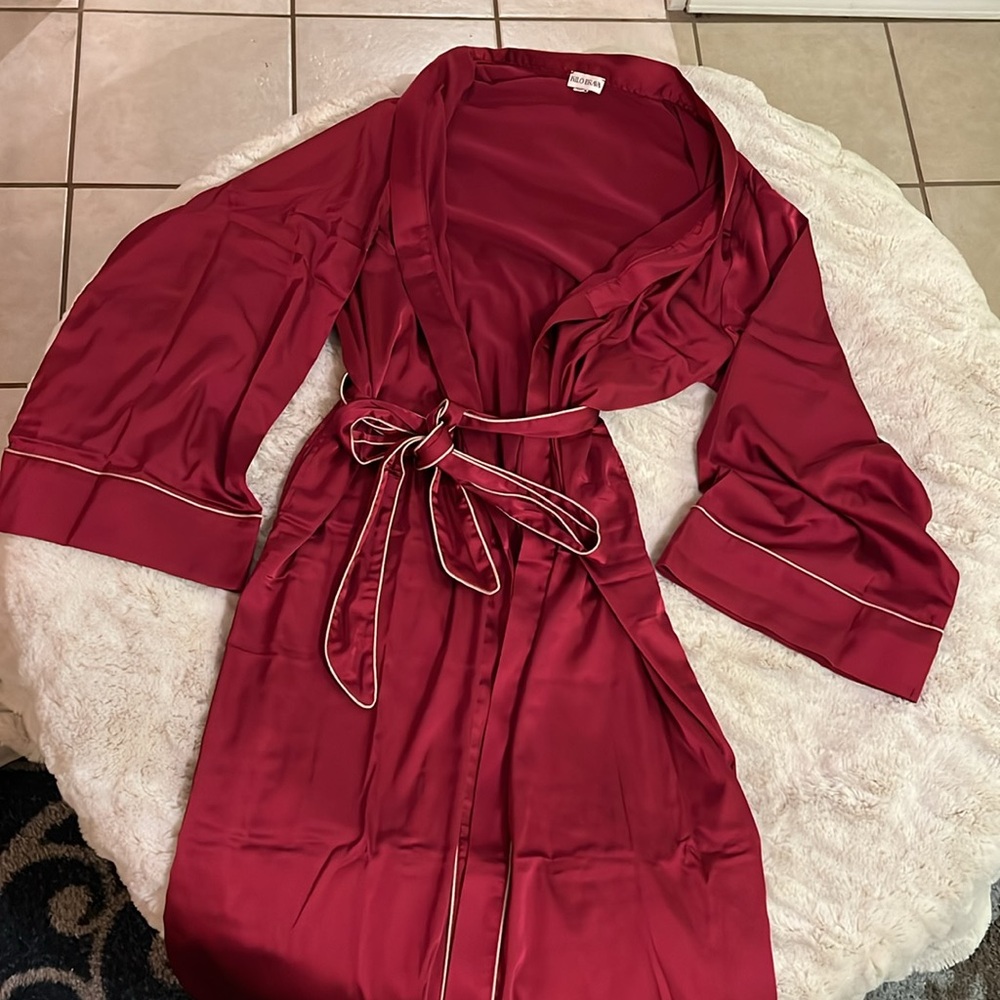 Kilo Brava ruby wine burgundy maxi satin robe L - Picture 4 of 4